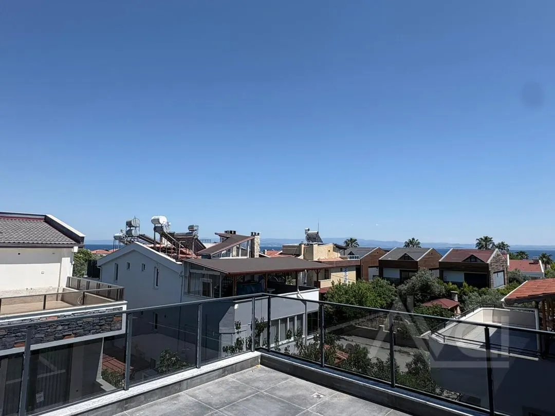 AVCI’DAN NARLI ALTINDA DENİZE 150MT 3+1 SIFIR VİLLA