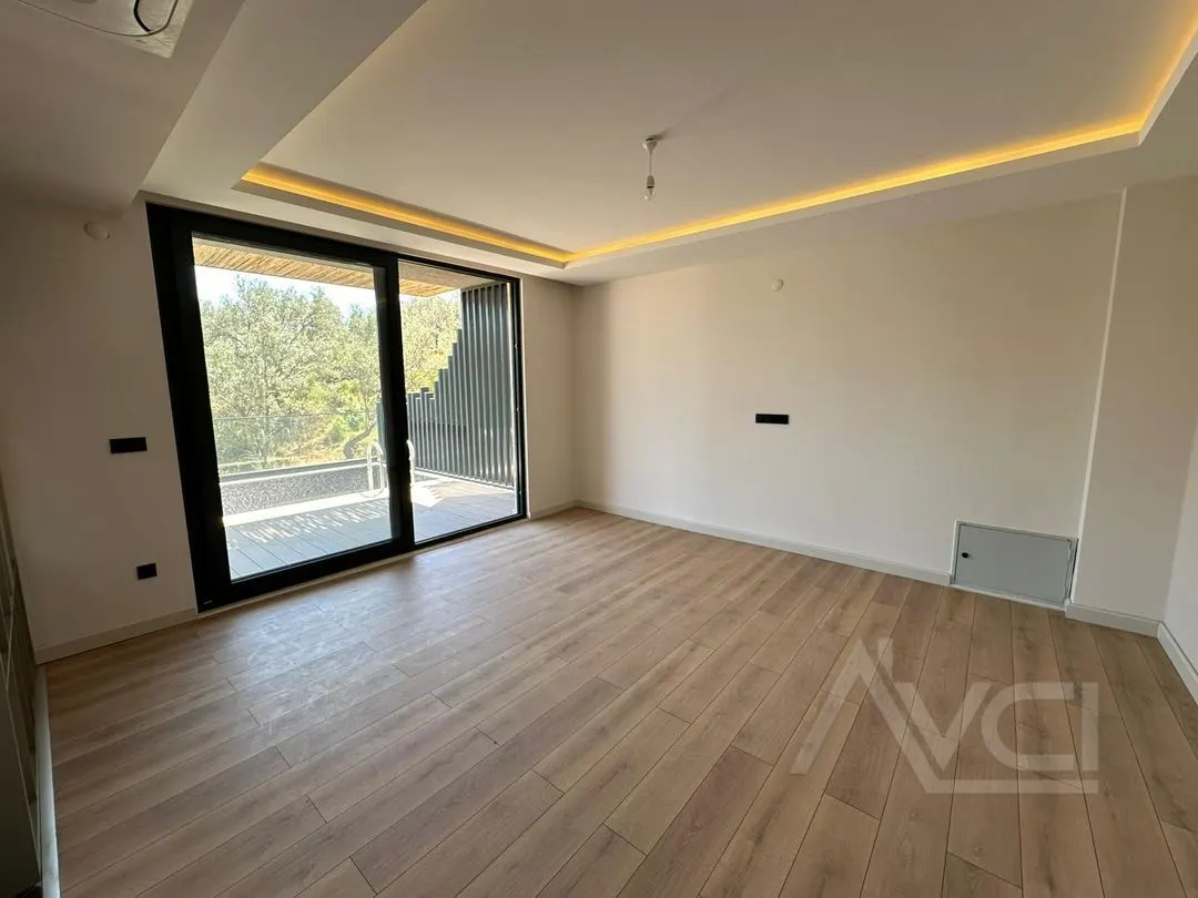 AVCI’DAN MÜSTAKİL HAVUZLU ÖZEL TASARIM SAUNALI VİLLA