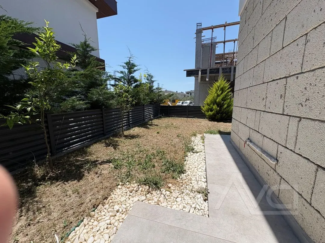 AVCI’DAN NARLI ALTINDA 5+1 DENİZE 100MT İKİZ VİLLA