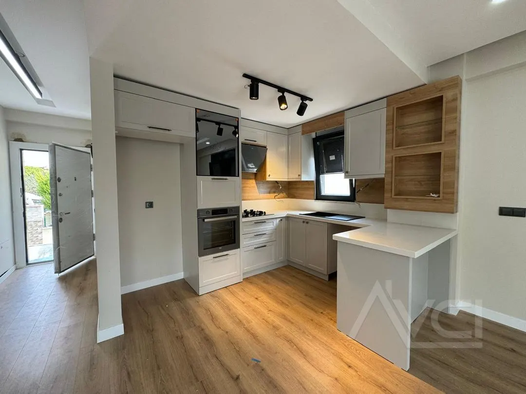 AVCI’DAN 300M2 ARSA İÇİNDE GİRİŞTE ODALI BAĞIMSIZ MÜSTAKİL VİLLA