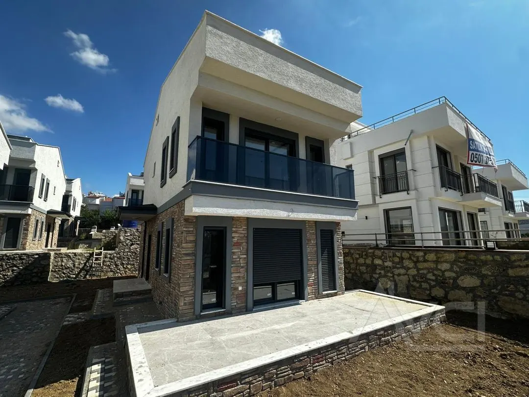 AVCI’DAN TAM MÜSTAKİL BAHÇEDEN DENİZ MANZARALI DENİZ250MT VİLLA