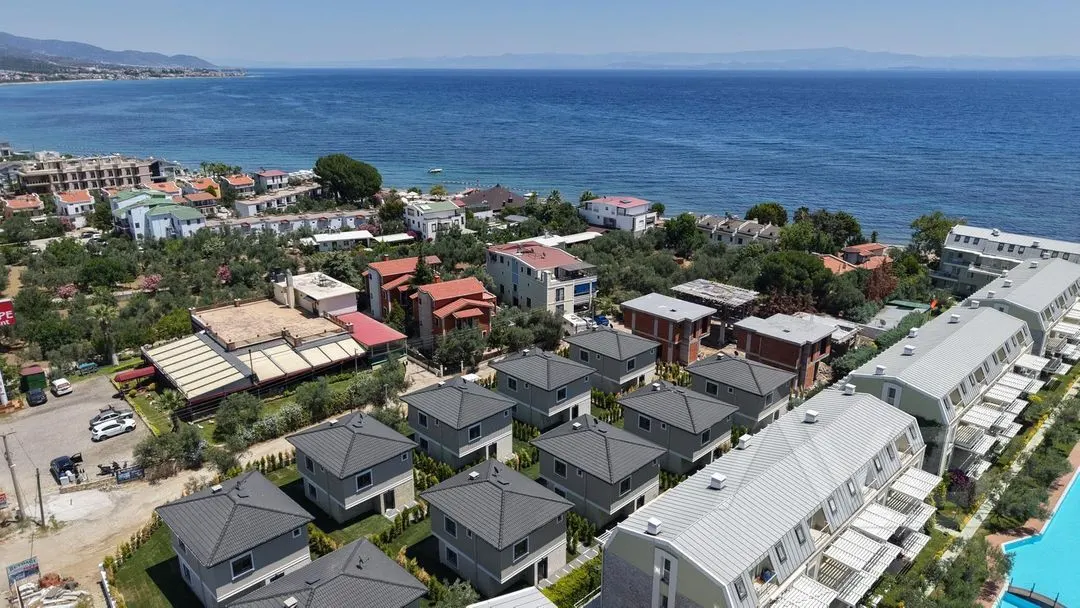 AVCI’DAN KÜÇÜKKUYU YOL ALTINDA DENİZE 30 ADIM MÜSTAKİL VİLLA