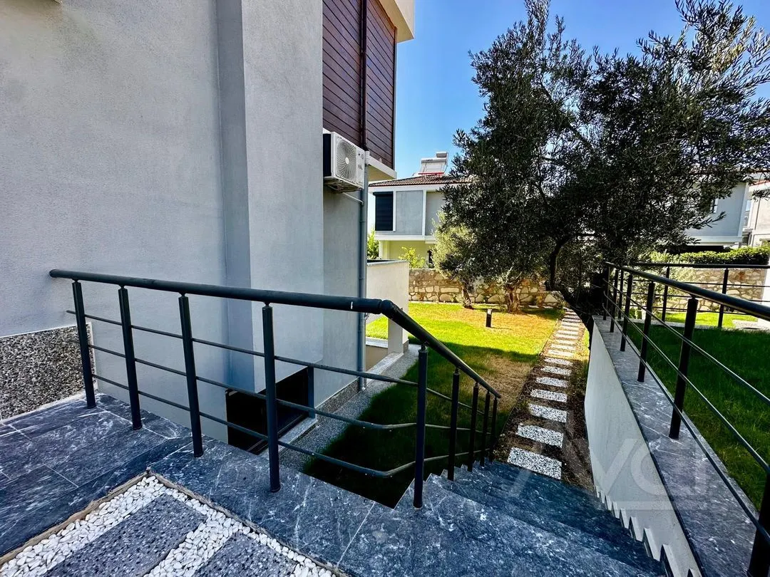AVCI’DAN 400 MT2 ARSA 300MT2 NET DENİZ MANZARALI MÜSTAKİL 5+2 VİLLA