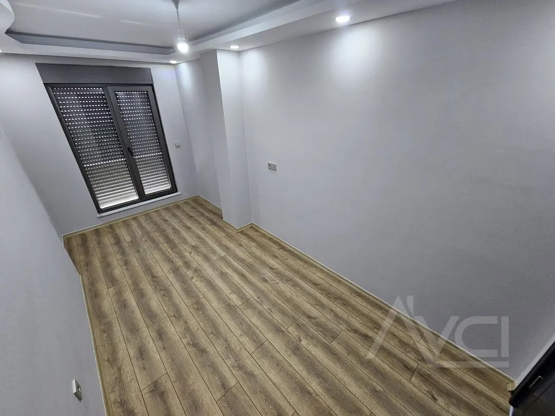 AVCI’DAN YOL ALTINDA DENİZE 250MT LÜKS İŞÇİLİKLİ VİLLA