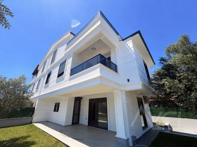 AVCI’DAN GÜRE’’DE 4+1  BAHÇELİ VİLLA