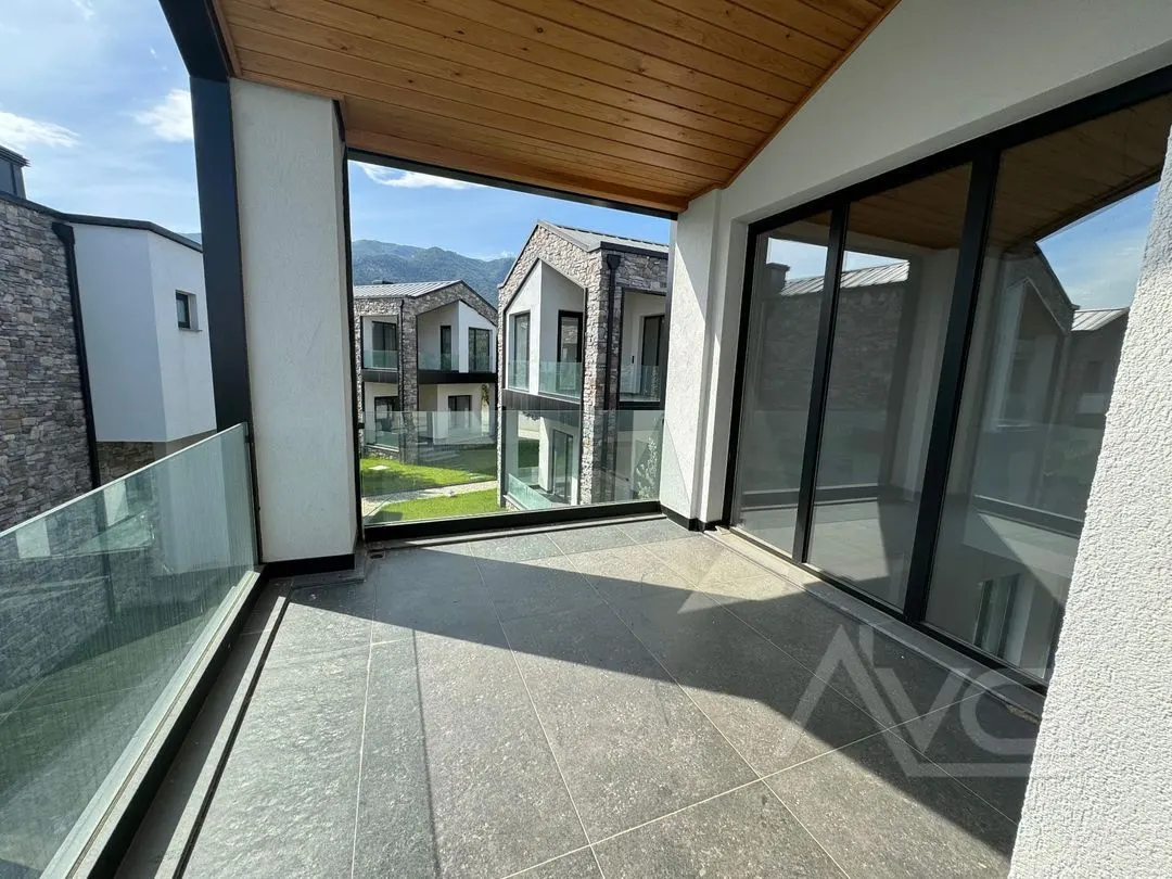 AVCI’DAN ÖDÜLLÜ PROJE HAVUZLU GİRİŞ ODALI MÜSTAKİL LOFT VİLLA