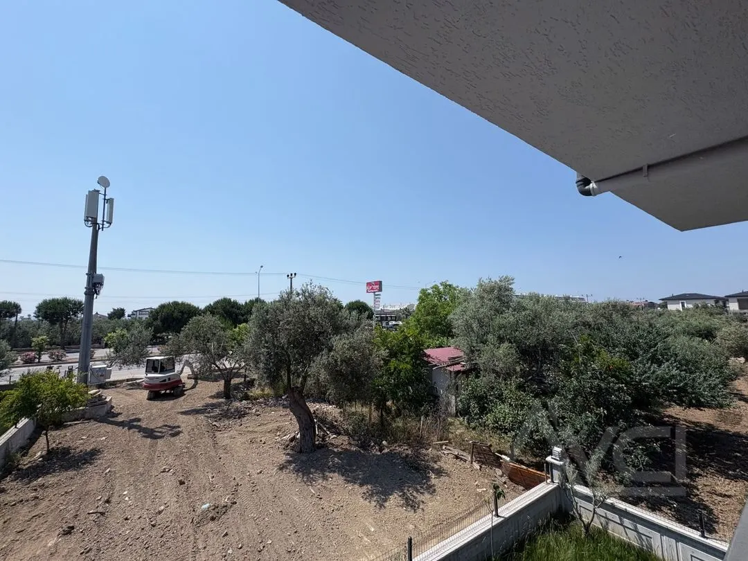 AVCI ‘DAN KÜÇÜKKUYUDA 3+1 YOLA YAKIN VİLLA