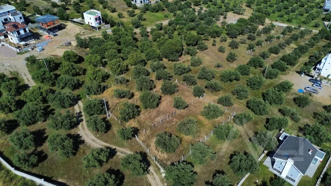 AVCI’DAN 900M2  4 VİLLALIK DENİZE 750 METRE MESAFEDE