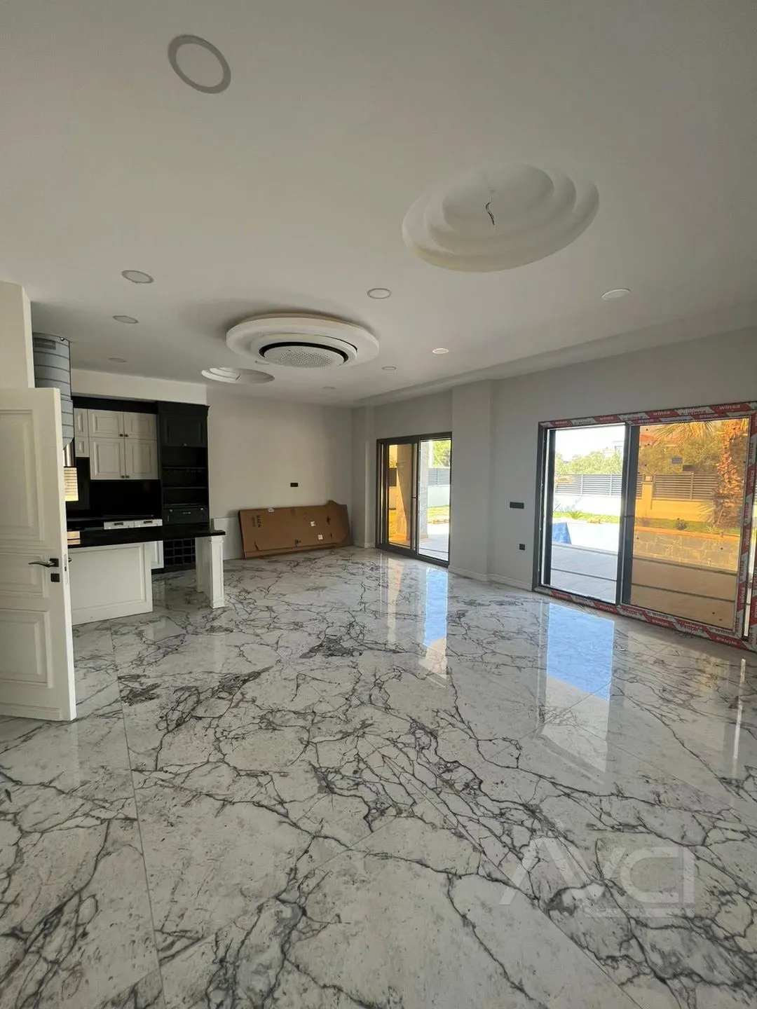 AVCI’DAN 660M2 ARSALI MÜSTAKİL HAVUZLU DENİZ MANZ VİLLA