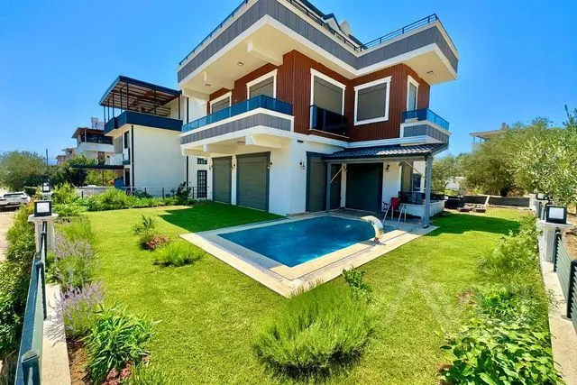 AVCI’DAN YOL ALTI 400 M2 ARSALI MÜSTAKİL HAVUZLU 6+1 VİLLA