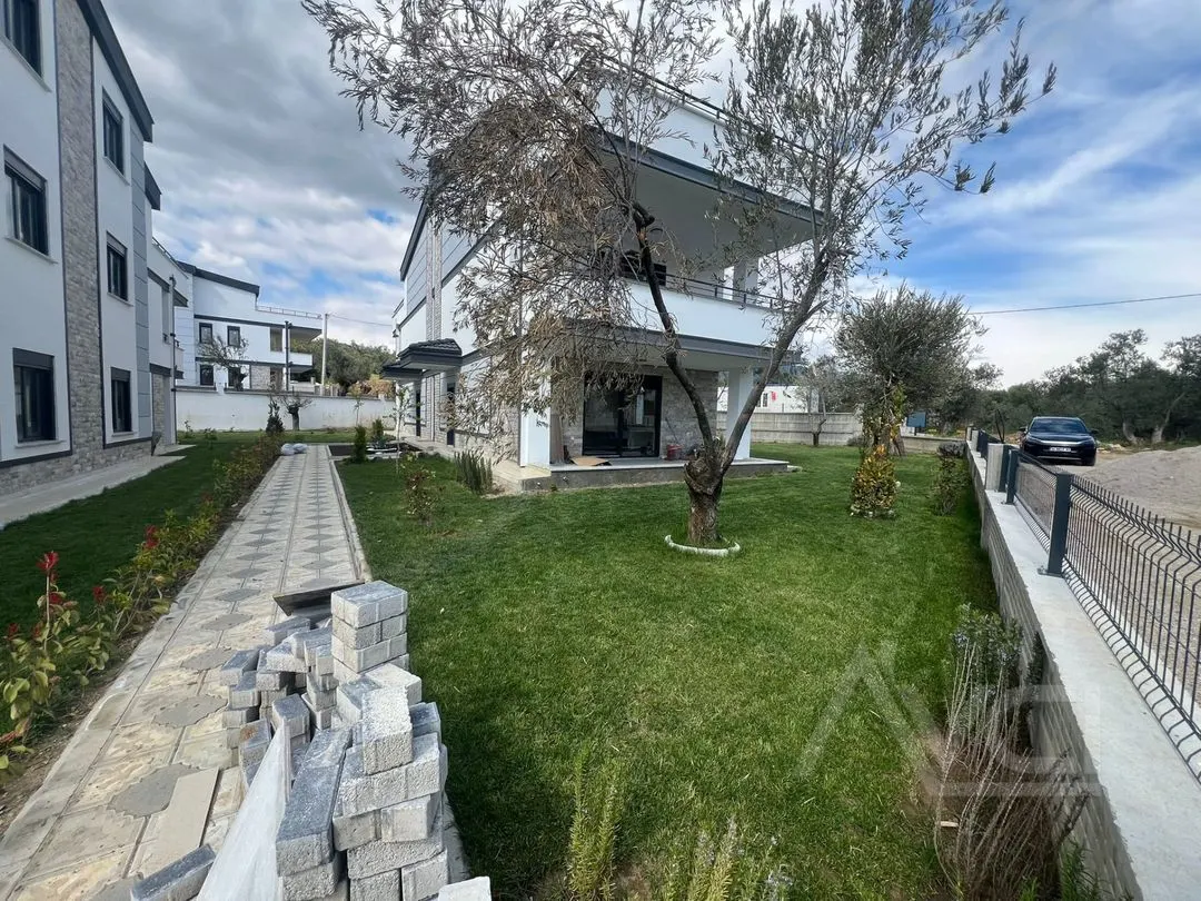 AVCI’DAN DENİZE 300MT HAVUZLU GÜVENLİKLİ GİRİŞTE ODALI 6+1