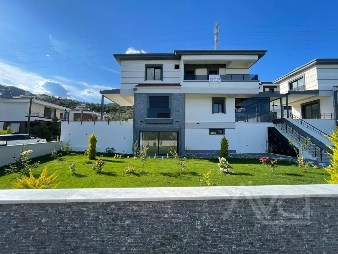 AVCI’DAN 400 M2 ARSA TAM MÜSTAKİL DENİZ MANZARALI VİLLA