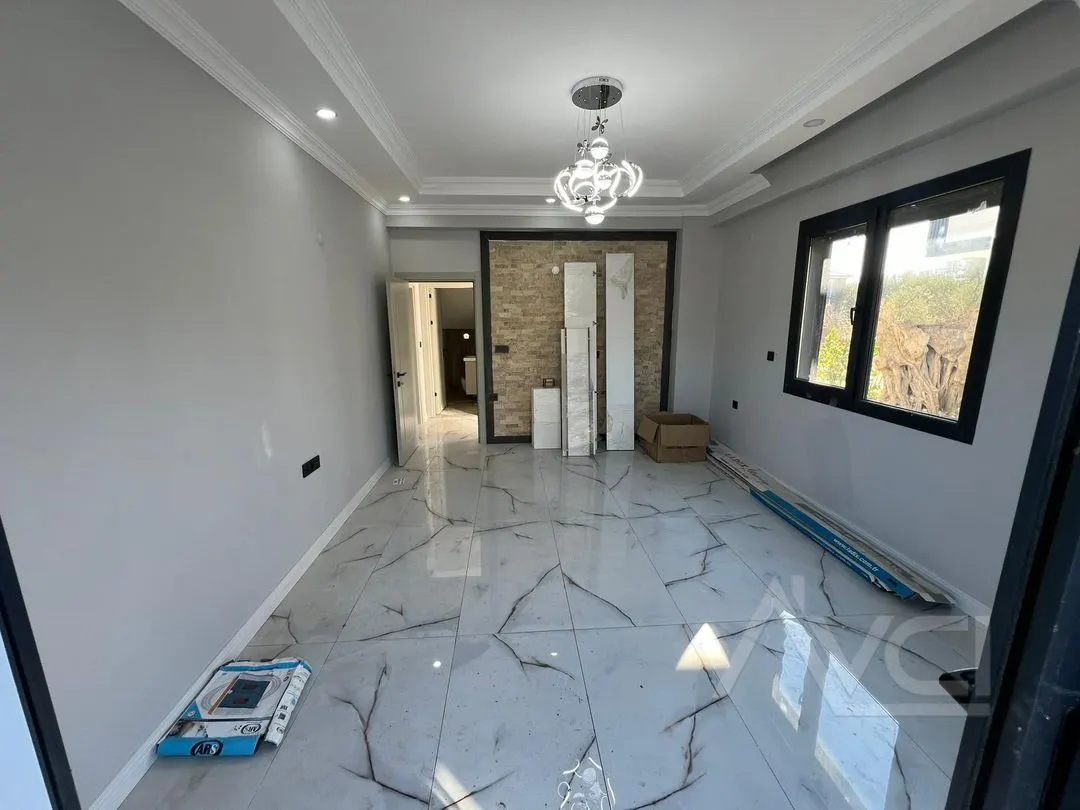 AVCI’DAN YÜRÜYÜŞ YOLU CEPHE /AYRI MUTFAK/GİRİŞTE ODA/MÜSTAKİL VİLLA