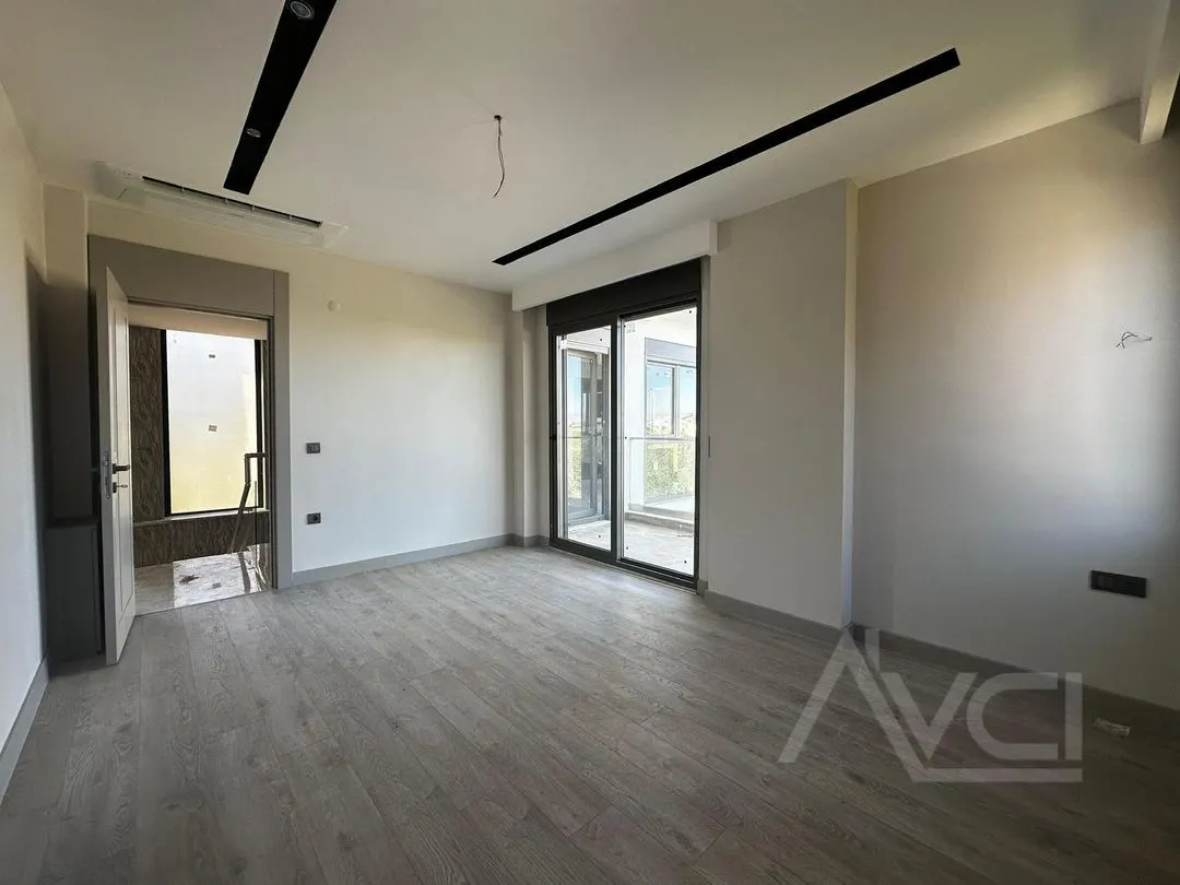 AVCI’DAN KÜÇÜKKUYUDA DENİZE 350MT GİRİŞTE ODALI MÜSTAKİL HAVUZLU