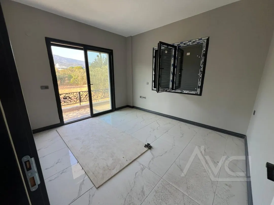 AVCI’DAN 300 M2 ARSA 4 TARAFI BAHÇE YÜRÜYÜŞ YOLU CEPHELİ TAM MÜSTAKİL