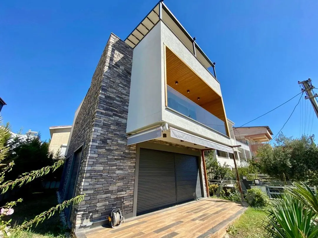 AVCI’DAN DENİZE 50 MT TAM MÜSTAKİL DENİZ MANZ 4+1 VİLLA