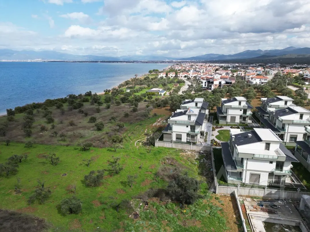 AVCI’DAN DENİZE 40 ADIM SİTE İÇİ VİLLA
