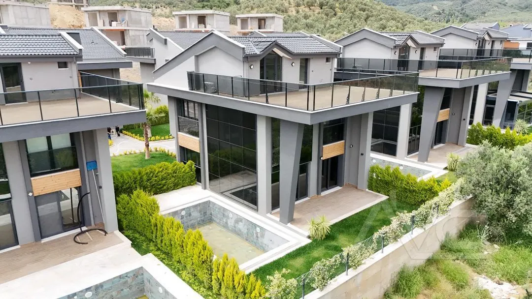 AVCI’DAN 4+1 GİRİŞ ODA HAVUZ GÜVENLİK DENİZ MANZARALI LOFT VİLLA