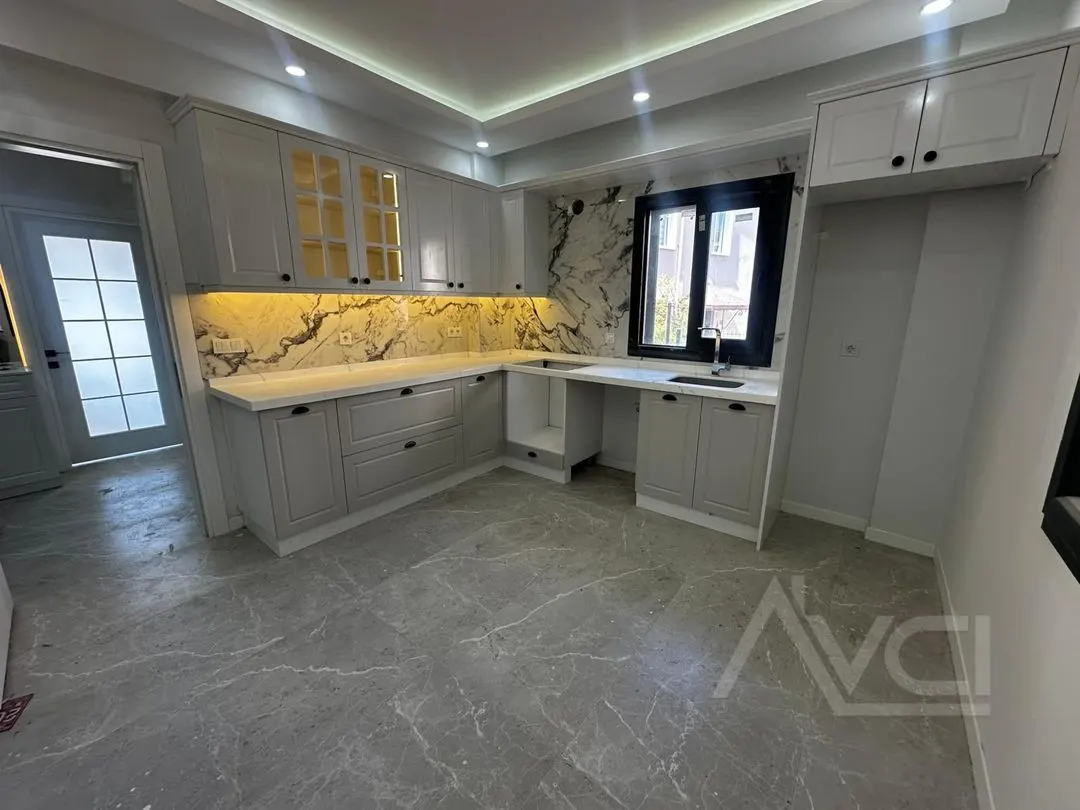 AVCI’DAN TAM MÜSTAKİL BAHÇEDEN DENİZ MANZARALI DENİZ250MT VİLLA