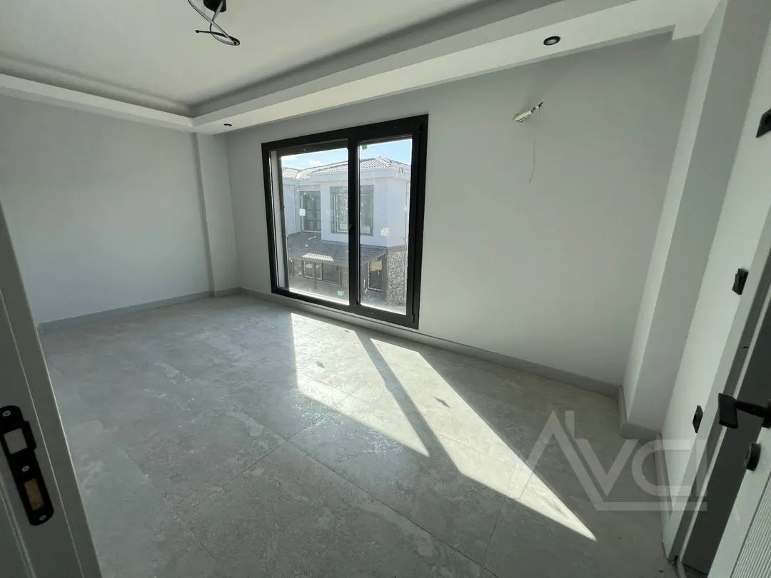 AVCI’DAN DENİZİN EN ÖNÜNDE SIFIR 300M2 İÇ KULLANIM ALANLI TAŞ VİLLA