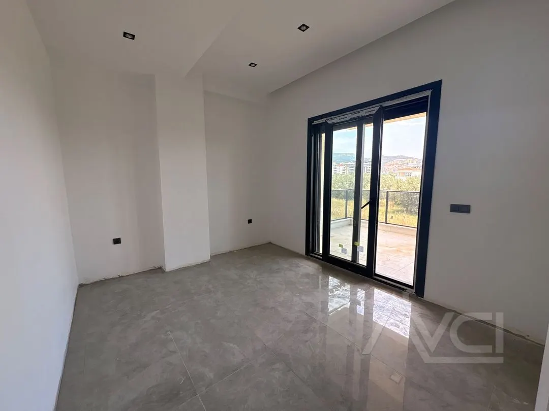 AVCI’DAN 5+1 SAUNALI HAMAMLI SİTE İÇİ ORTAK HAVUZLU OTOPARKLI LÜKS VİLLA