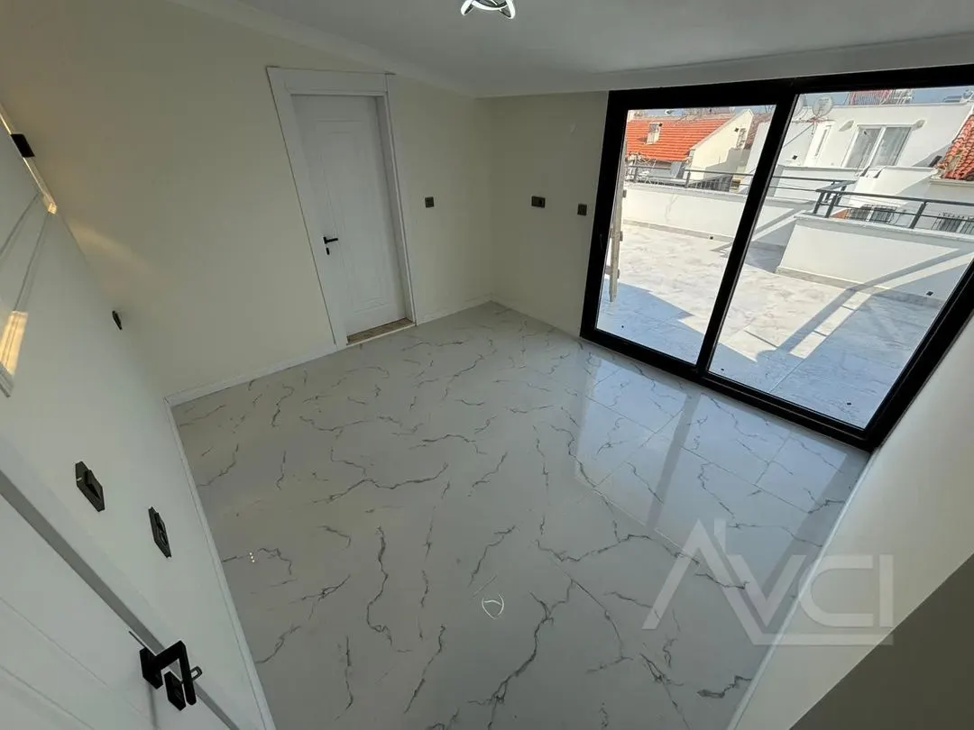 GÜRE DENİZE 30MT DENİZE 2. SIRADA SIFIR 4+1 VİLLA