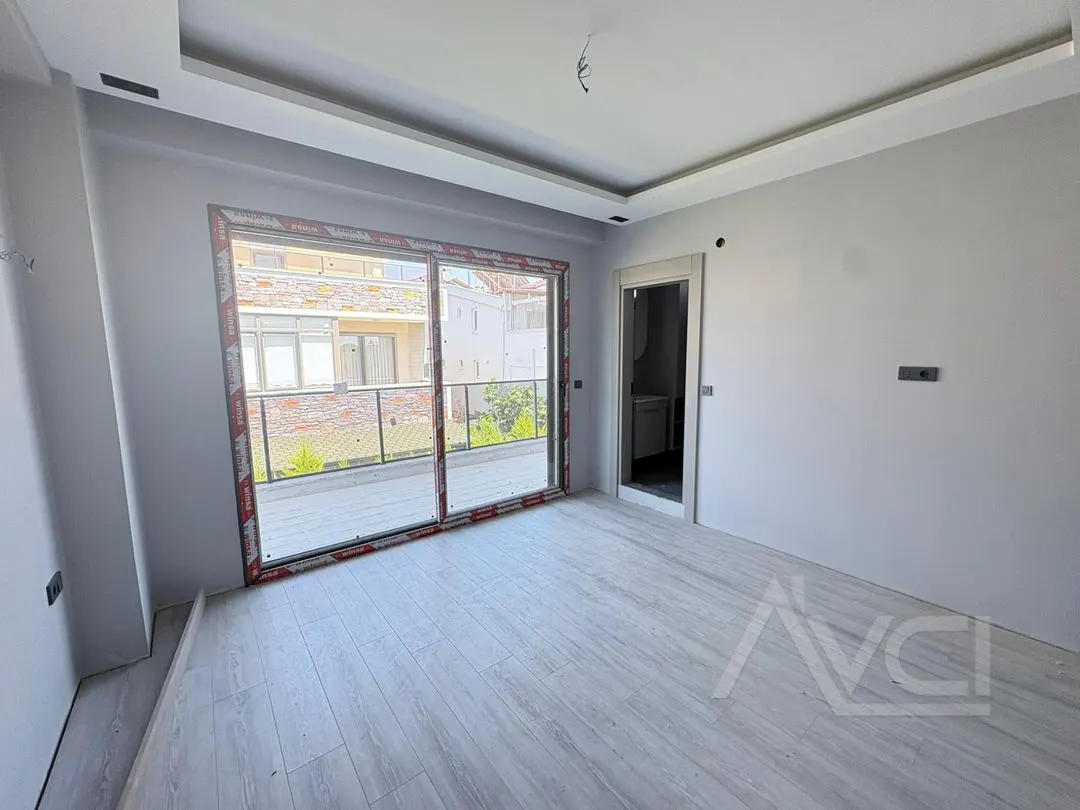 AVCI’DAN NARLI ALTINDA DENİZE 150MT 3+1 SIFIR VİLLA