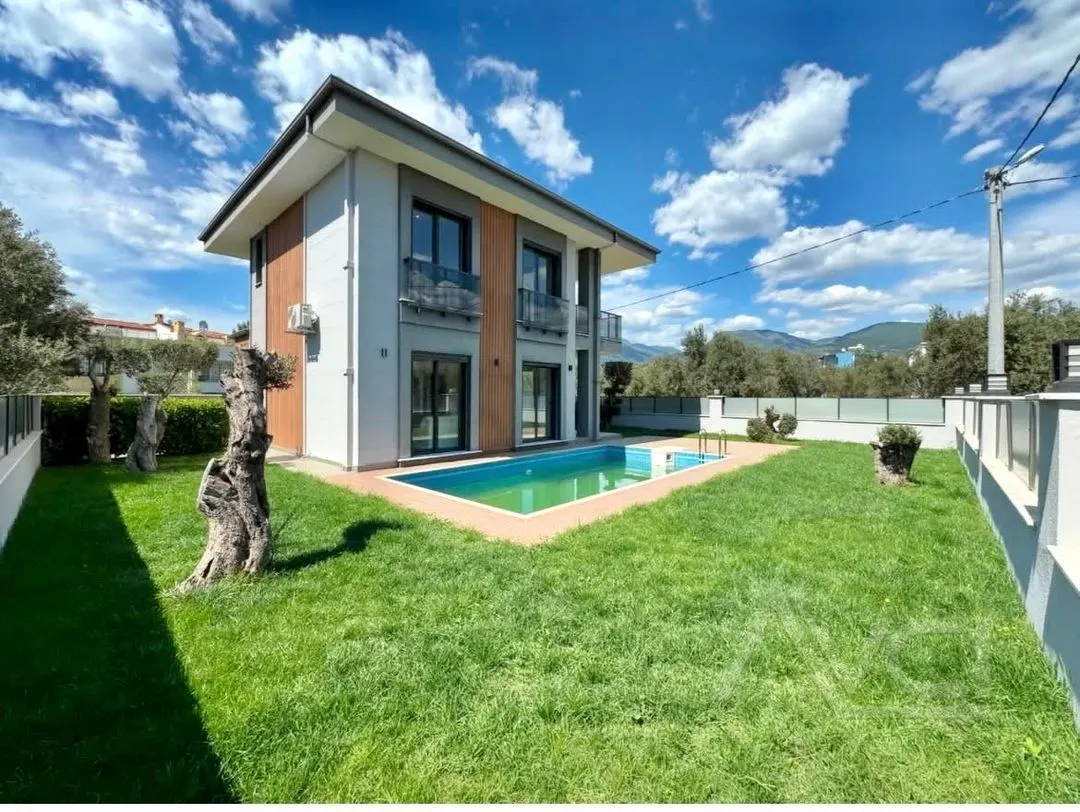 AVCI’DAN DENİZE 150 MT TAM MÜSTAKİL HAVUZLU EMSALSİZ VİLLA
