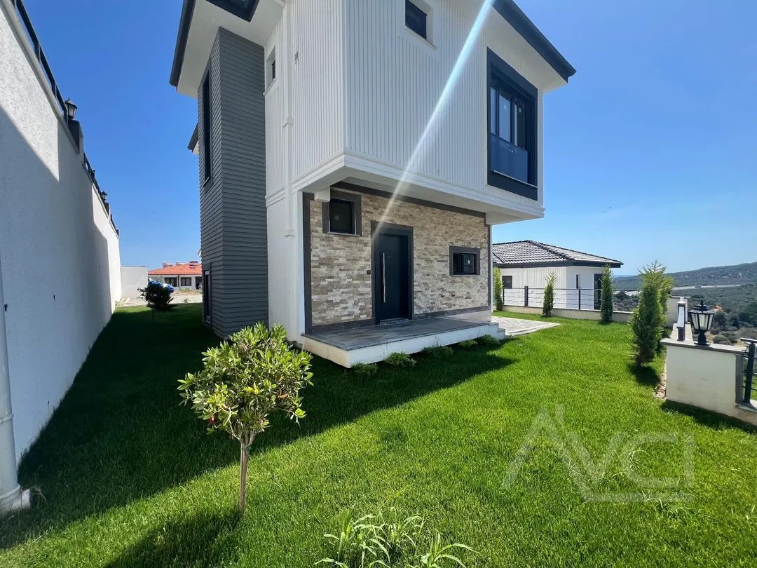 AVCI’DAN ASSOS MANZARALI KÜÇÜKKUYU’DA 3+1 VİLLA