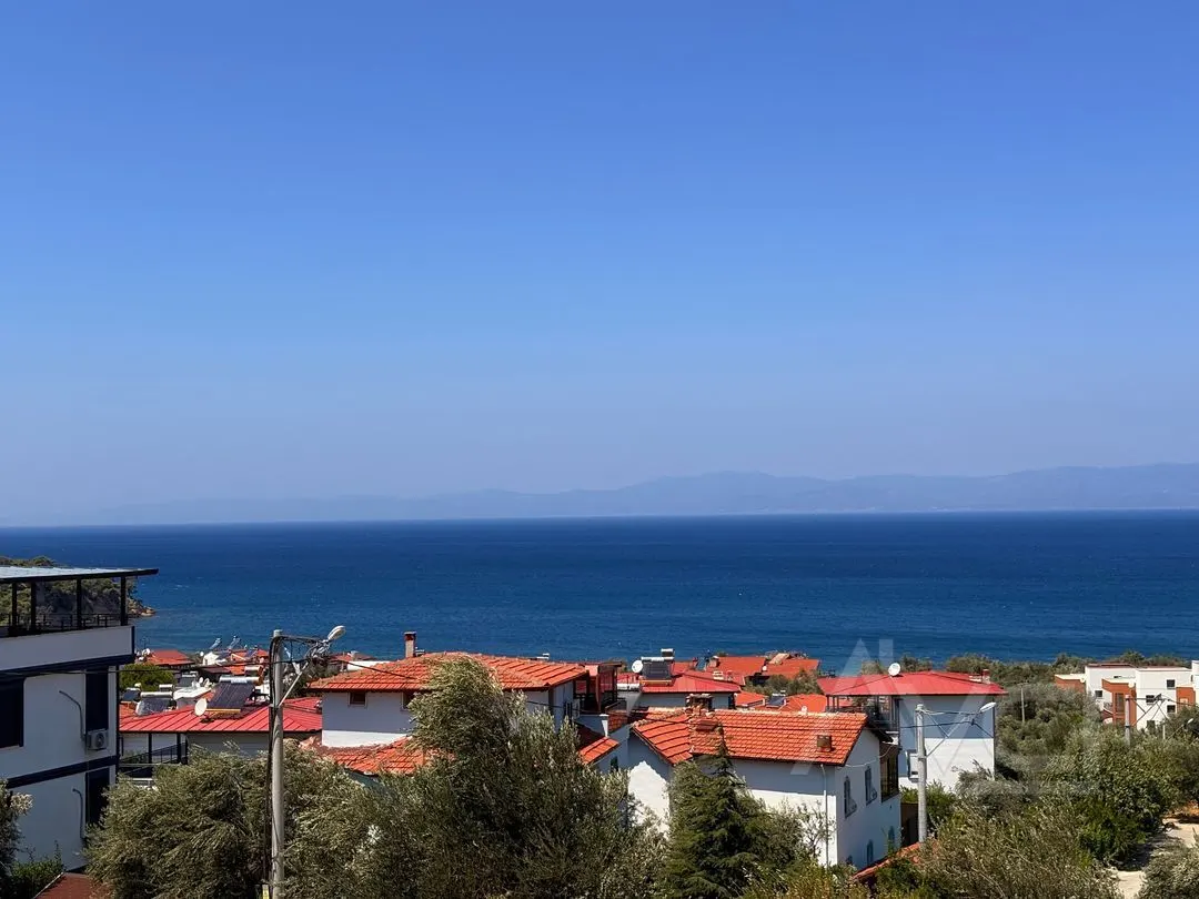 AVCI’DAN DENİZ MANZARALI MÜSTAKİL AYRI MUTFAKLI 3+1 VİLLA