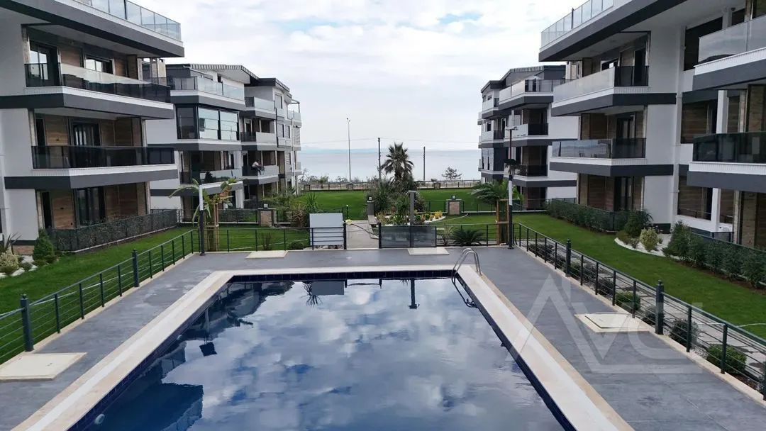 AVCI’DAN DENİZE SIFIR EN ÖN CEPHE HAVUZLU SİTE-EN GÜZEL DAİRE