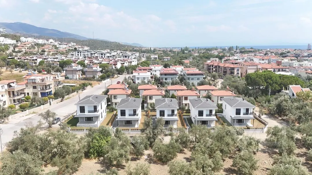 AVCI’DAN 300M2 ARSA İÇİNDE GİRİŞTE ODALI BAĞIMSIZ MÜSTAKİL VİLLA