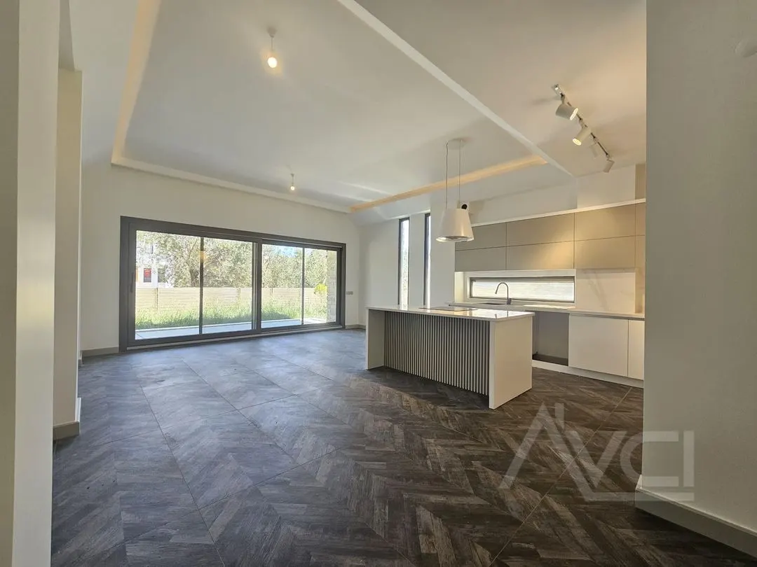 AVCI'DAN 600M2 ARSA TEK KATLI TAŞ 3+1 DENİZ MANZ EN ÖN VİLLA
