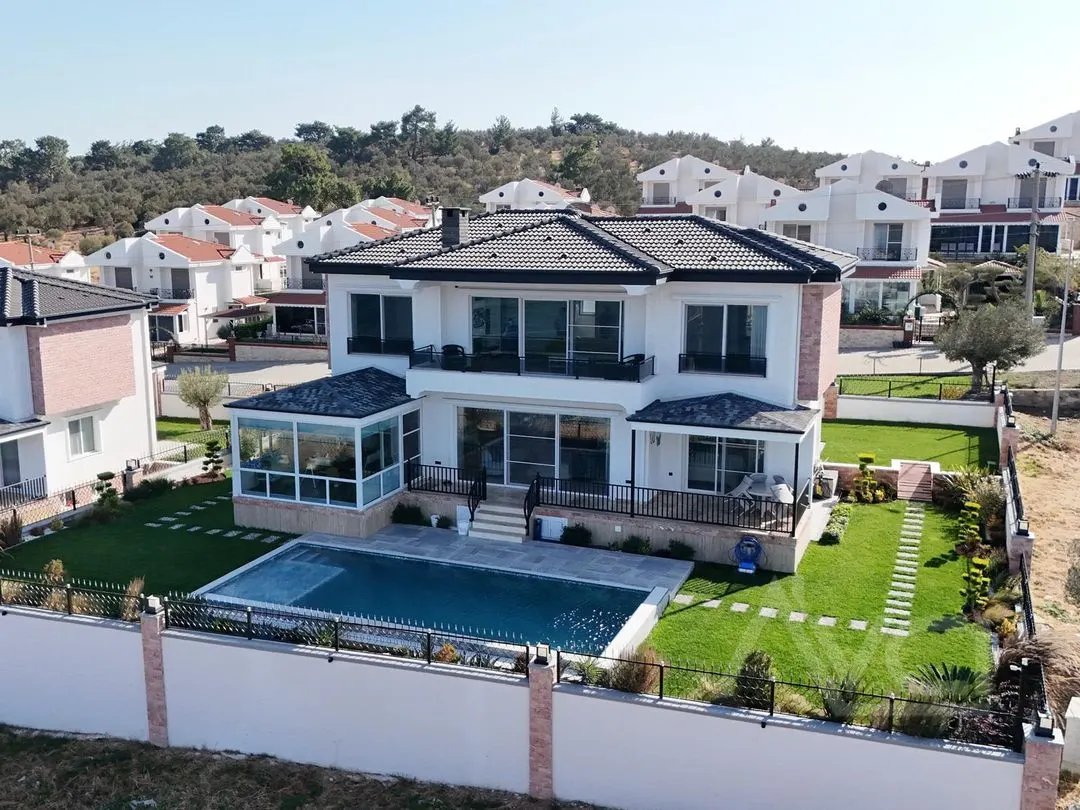 AVCI’DAN 750M2 ARSA İÇİNDE DENİZE SIFIR MALİKANE