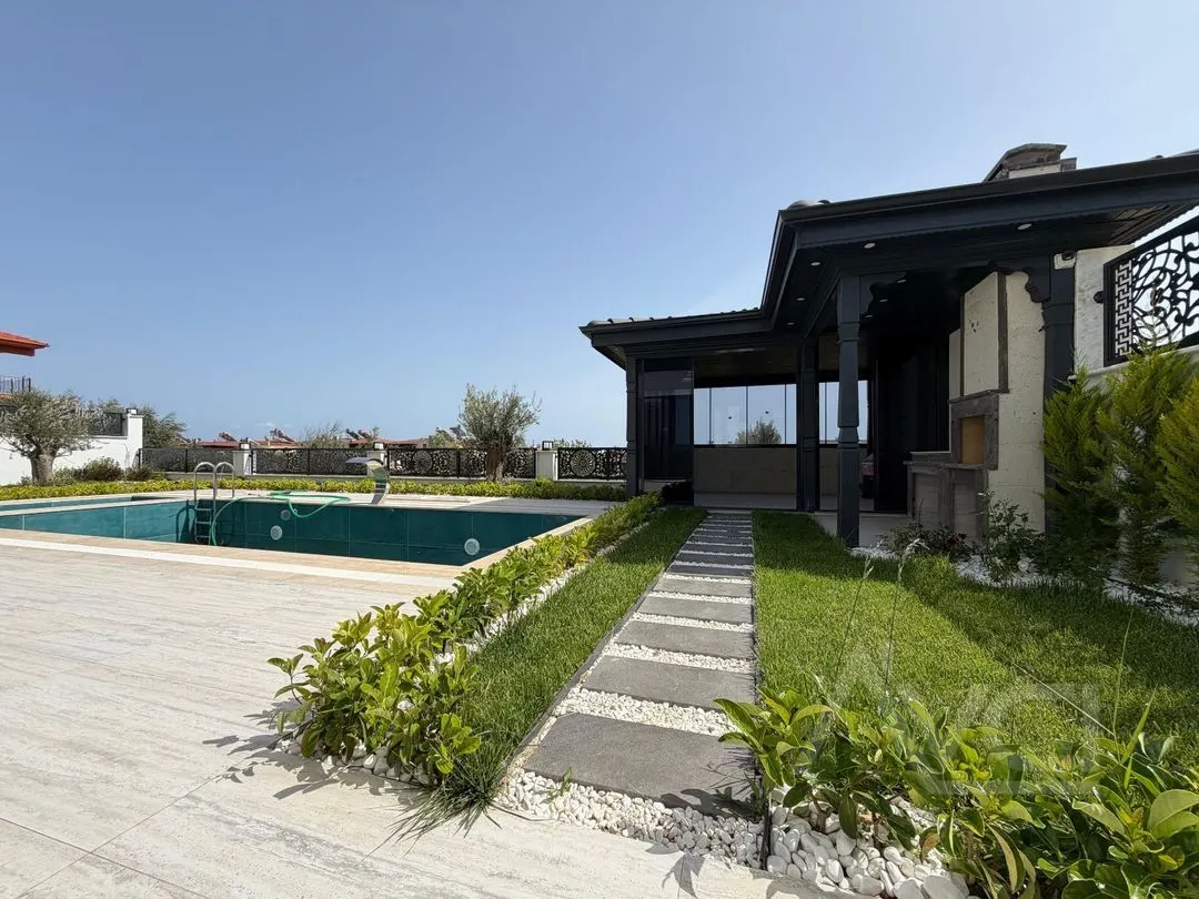 AVCI’DAN ALTINOLUKTA 700M2 İÇERİSİNDE BEYAZ KONAK