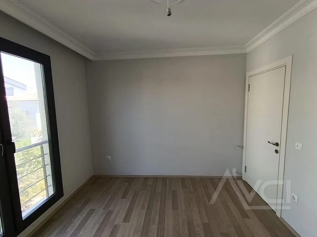 AVCI’DAN GÜRE YOL ALTINDA DENİZE 300MT SIFIR VİLLA