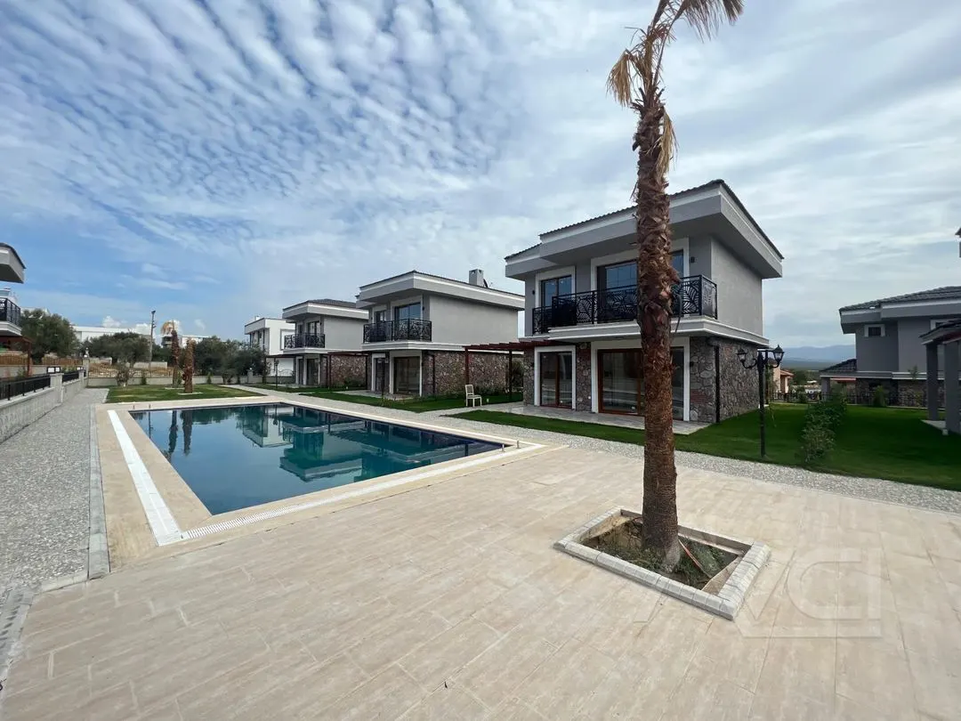 AVCI'DAN TAM MÜSTAKİL HAVUZLU DENİZE 200 MT SON 2 VİLLA