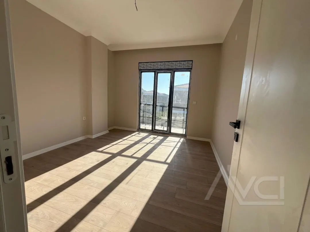 AVCI’DAN 350M2 ARSA İÇİNDE TAM MÜSTAKİL MERKEZİ KONUM VİLLA