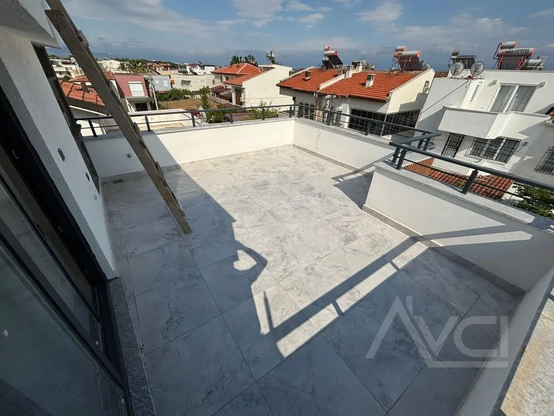 GÜRE DENİZE 30MT DENİZE 2. SIRADA SIFIR 4+1 VİLLA