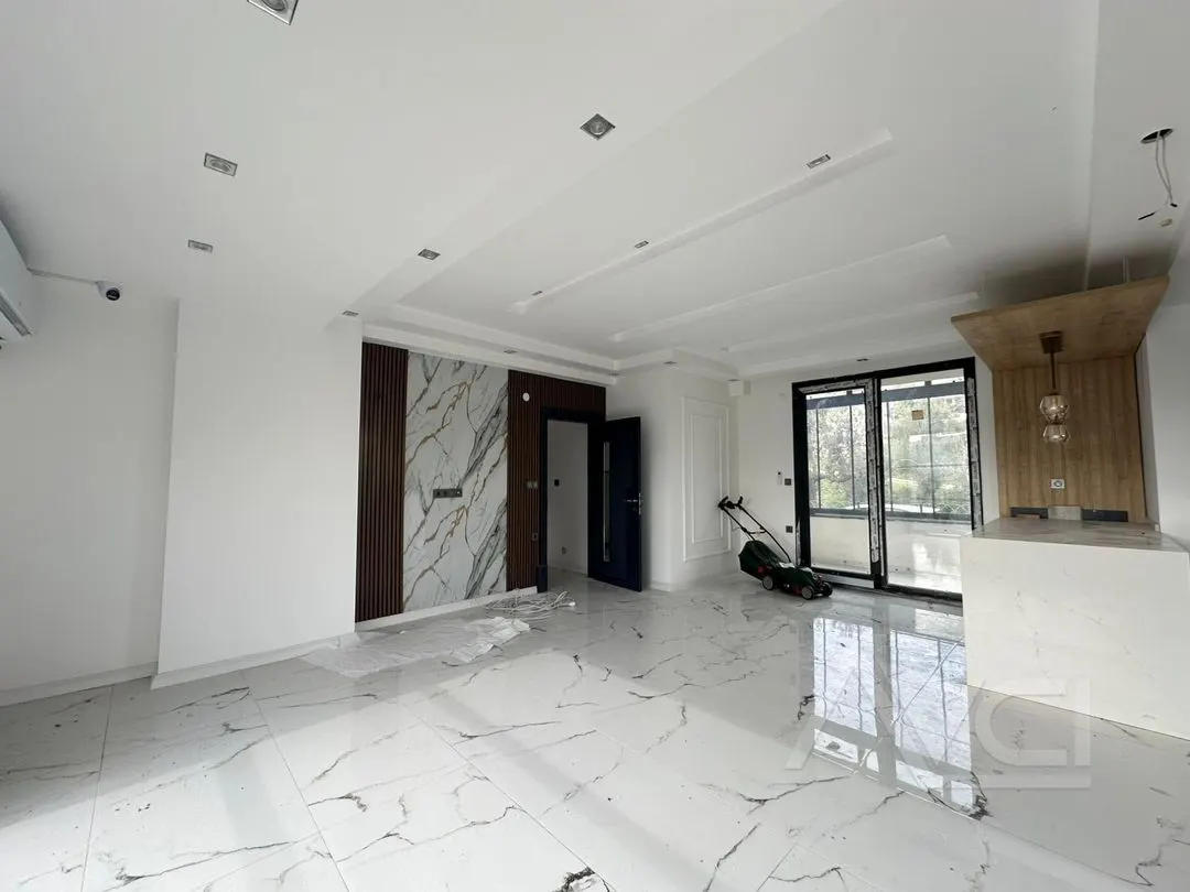 AVCI’DAN AVCILAR’DA DENİZE 50 MT DENİZ MANZARALI VİLLA