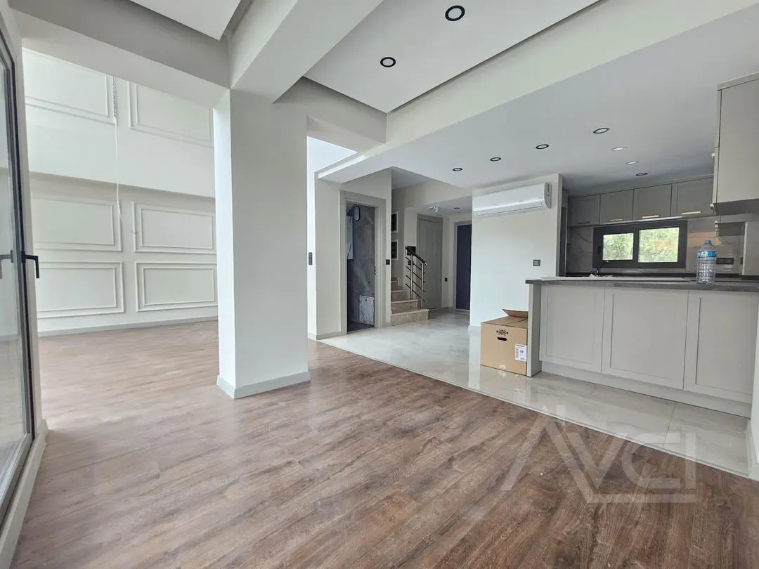 AVCI'DAN YOLUN ALTINDA TAM MÜSTAKİL HAVUZLU LOFT VİLLA