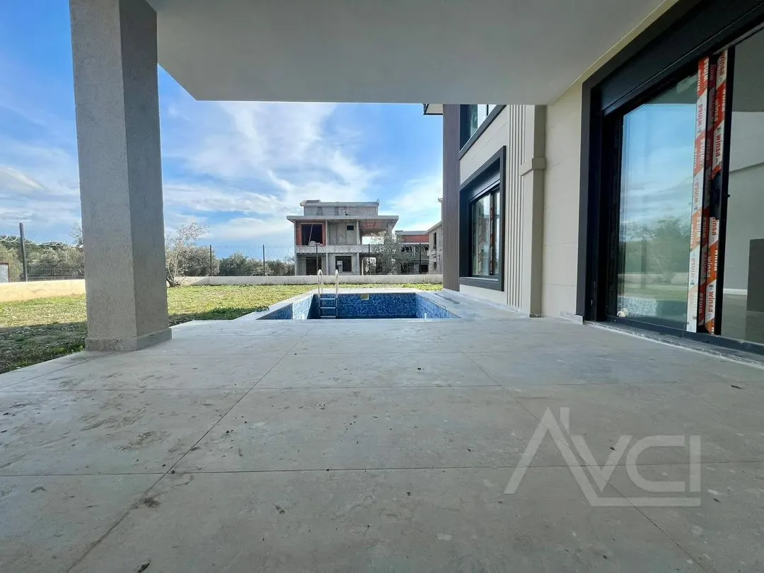 AVCI’DAN 400 M2 ARSA İÇİNDE 5+1 LOFT HAVUZLU VİLLA