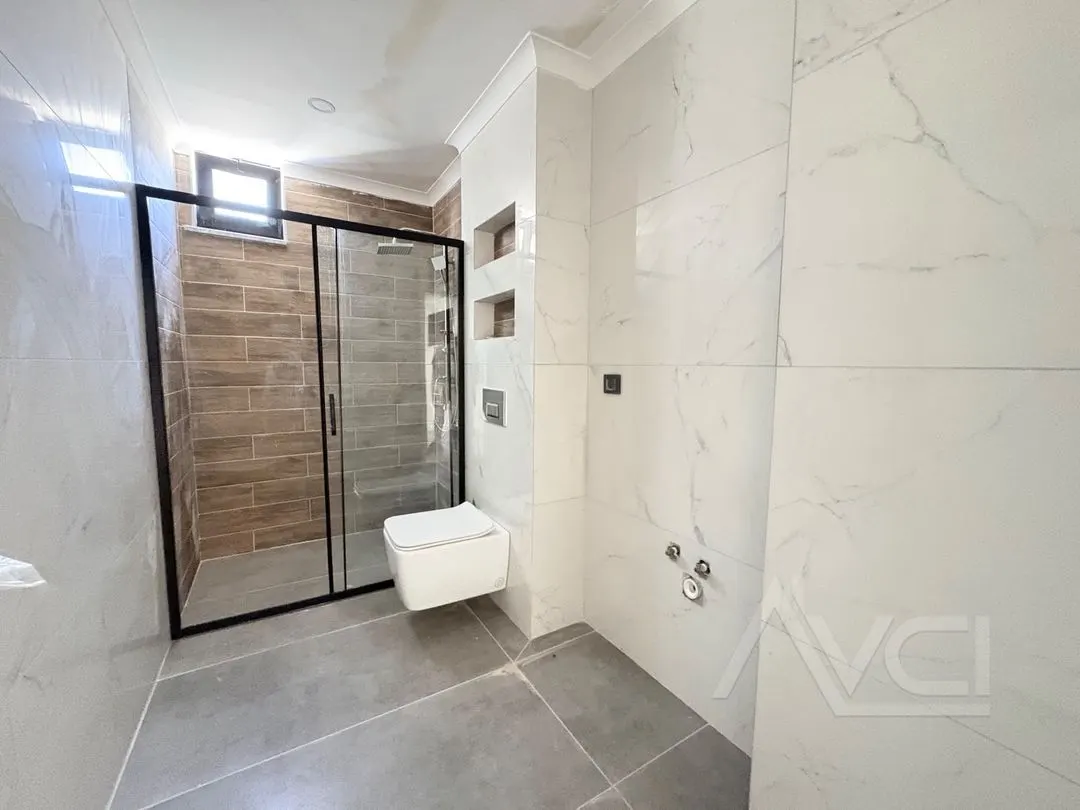 AVCI’DAN NARLI’DA KÖY İÇERİSİNDE 3 KATLI  6+1