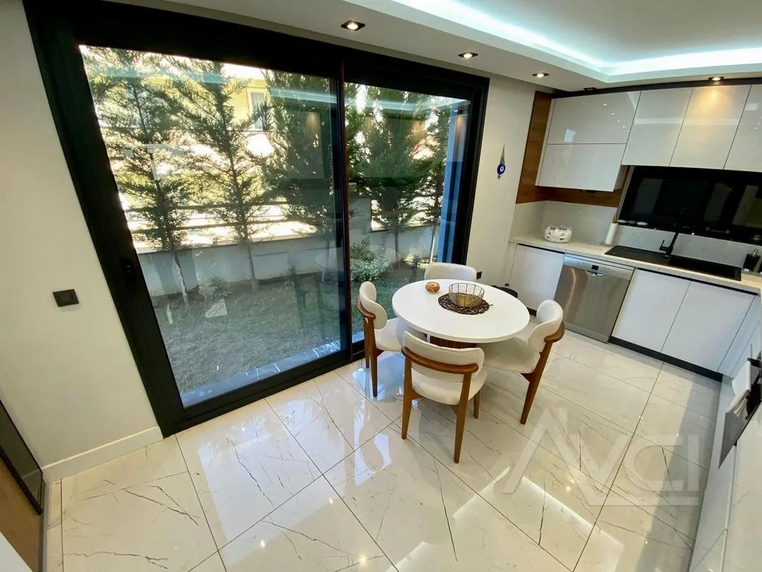 AVCI’DAN DENİZE 50 MT TAM MÜSTAKİL DENİZ MANZ 4+1 VİLLA