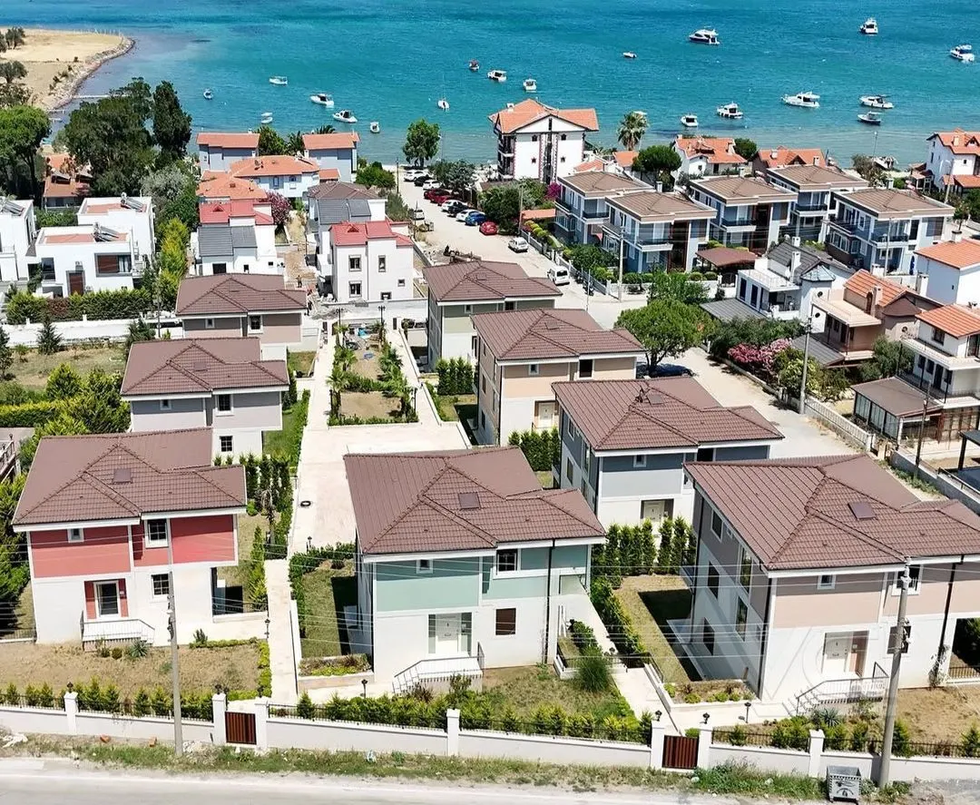 AVCI’DAN CUNDA’DA DENİZE 50MT 400M2 ARSALI MÜSTAKİL VİLLA