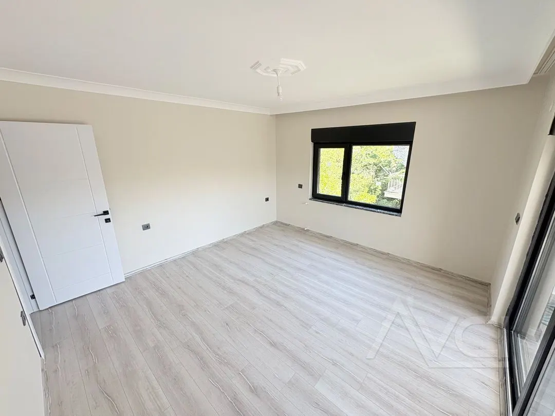 AVCI’DAN DENİZE 10 MT DENİZ MANZARALI 5+1 VİLLA