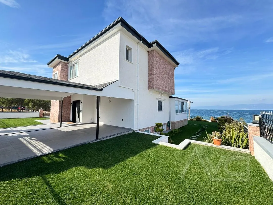 AVCI’DAN 750M2 ARSA İÇİNDE DENİZE SIFIR MALİKANE