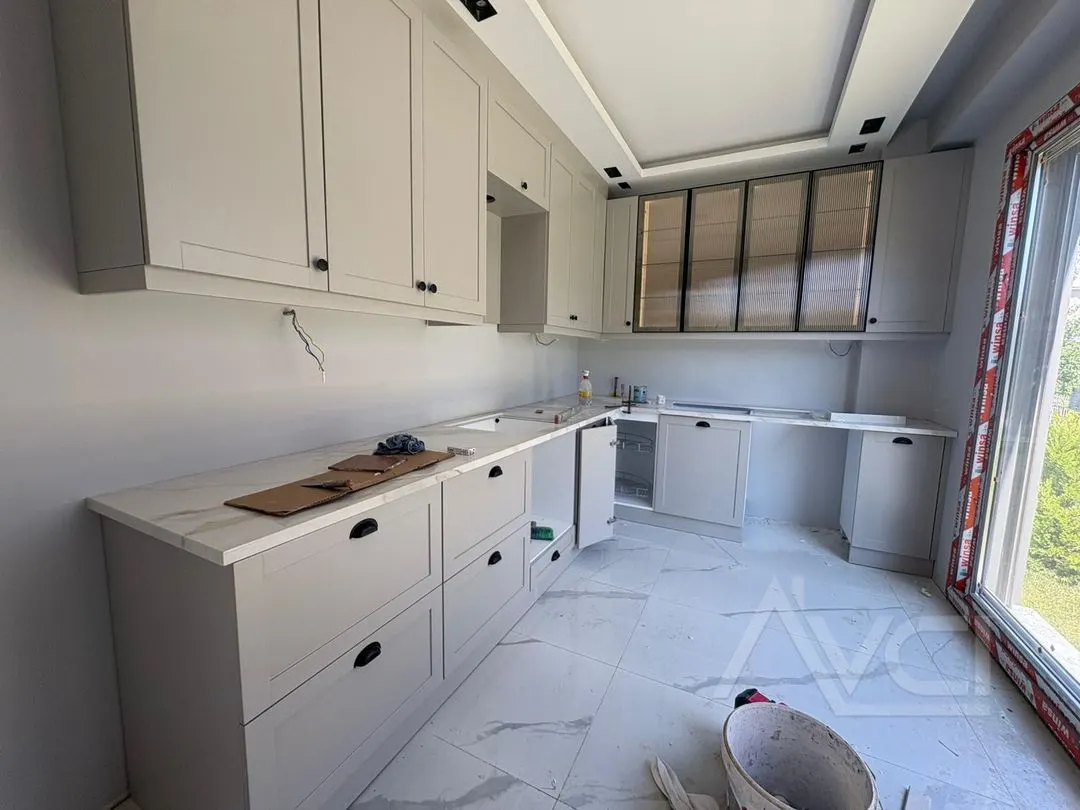 AVCI’DAN NARLI ALTINDA DENİZE 150MT 3+1 SIFIR VİLLA