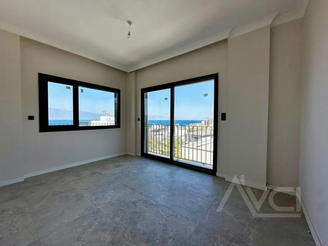 AVCI’DAN HER ODADAN DENİZ MANZARALI DENİZE 50MT SIFIR VİLLA