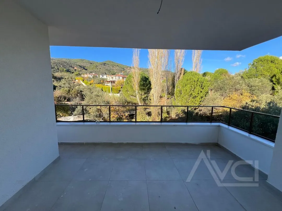 AVCI’DAN GÜREDE GİRİŞ ODALI 5+1 VİLLA